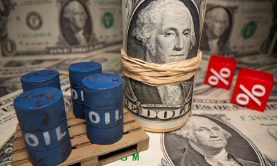 النفط يهبط 2% بفعل توقعات بضعف الطلب الصيني وارتفاع الدولار