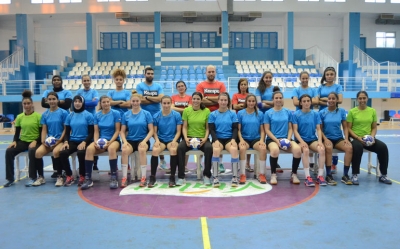 الكرة الطائرة:  «كان» الوسطيات:  تعرفالمنتخب على منافسيه في الدور الأول وتواصل متواصلة