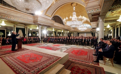 تعديل النظام الانتخابي:  أحزاب المعارضة ترفضه وتعتبره محاولة لضرب التعددية الحزبية وعودة إلى الوراء