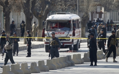 أفغانستان: حركة «طالبان» تقتل 16 راكباً.. في حافلات وتختطف العشرات