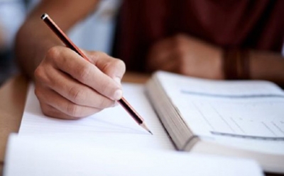 إثر قرار مواصلة حجب الأعداد:  الأساتذة يحتجون على وزارتهم ..والتلاميذ يحتجون على أساتذتهم