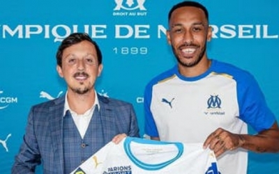 مارسيليا يتعاقد مع أوباميانغ حتى 2026