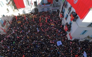 الإضراب العام والمسيرة في شارع الحبيب بورقيبة: مطلب إسقاط الحكومة يعود بقوة