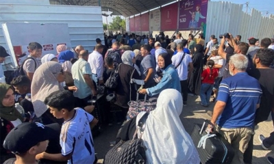 مصر تستقبل 320 من الرعايا الأجانب على الأقل وبعض المصابين من قطاع غزة