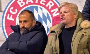 بايرن ميونيخ يقيل اوليفركان من منصبه