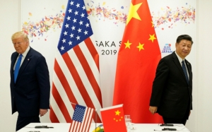 ترامب يدعو الشركات الأمريكية إلى الانسحاب من الصين:  فصل جديد من فصول الحرب التجارية بين واشنطن وبكين 