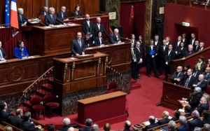 فرنسا:  153 نائبا يطالبون فرنسوا هولاند بالاعتراف بالدولة الفلسطينية