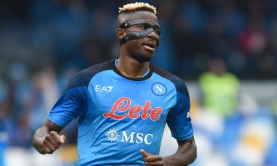 نابولي يعتذر من فيكتور أوسيمين