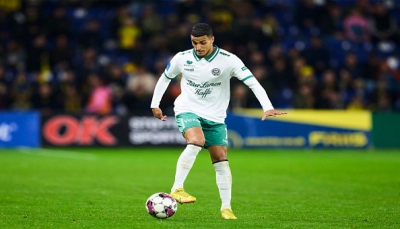 الياس العاشوري في التشكيلة المثالية للدوري الدنماركي