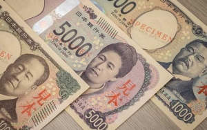الين الياباني يهبط أمام الدولار لأقل مستوياته في 2023