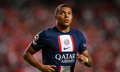 عرض خيالي من باريس سان جيرمان لكيليان مبابي