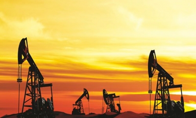 النفط يوسع مكاسبه وسط توقعات شح الإمدادات