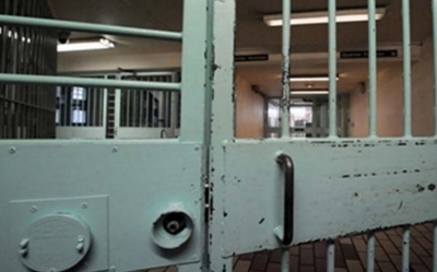 مساجين يتعرضون لسوء المعاملة : الإدارة العامة للسجون والإصلاح توضح