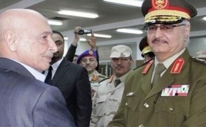 ليبيا:  خلاف بين عقيلة صالح والمشير حفتر ووساطة مصرية لتجاوزه 