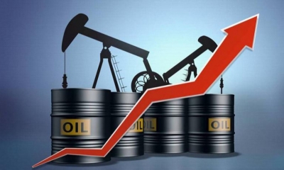 أسعار النفط تتجه لتحقيق مكاسب أسبوعية مع تصاعد توترات المنطقة