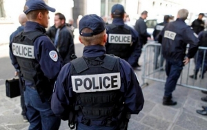 فرنسا ..الشرطة تطالب بالإفراج عن شرطي متهم بارتكاب أعمال عنف في مرسيليا