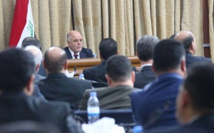 شبح أزمة سياسية خانقة يخيم على العراق: جلسة «صعبة» للبرلمان تنتهي بتمرير جزئي لحكومة العبادي