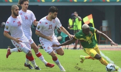 المنتخب التونسي – المنتخب المالي (1-0): فضيحة تحكيمية على الطريقة الإفريقية ... قيام الجامعة بقديم احتراز فني