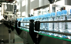 بعد غلق 4 وحدات انتاج للمياه المعدنية :  منظمة الدفاع عن المستهلك تعلن عن إطلاق حملة وطنية لمراقبة ترويج المياه المعدنية والمشروبات الغازية