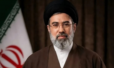 مستشار المرشد الإيراني يتوعد بـ"سيل من الصواريخ والمسيّرات"