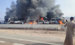 مصر: مقتل 35 شخصا على الأقل في تصادم بين حافلة وسيارات