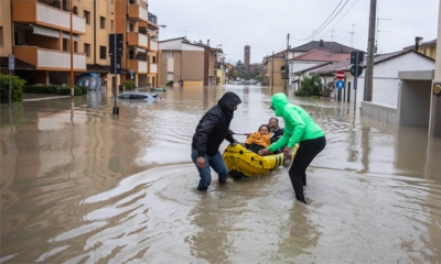 مقتل شخصين وإجلاء الآلاف في فيضانات بشمال إيطاليا