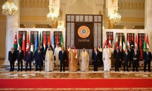 قمة عربية متزامنة مع حرب غزة  دعوة لعقد مؤتمر دولي للسلام في الشرق الأوسط وآمال بنتائج &quot;استثنائية&quot;
