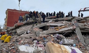 حصيلة الزلزال في تركيا وسوريا تتجاوز الخمسة آلاف قتيل