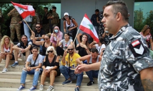 لبنان ..الإضراب يشل الإتصالات.. والحكومة تطلب تدخل الجيش