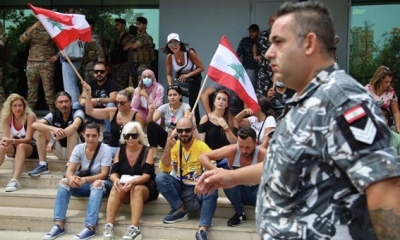 لبنان ..الإضراب يشل الإتصالات.. والحكومة تطلب تدخل الجيش