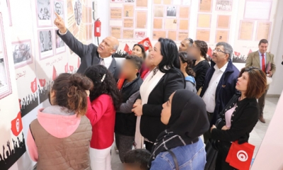 وزيرة المرأة ترافق عددا من أطفال المراكز المندمجة في زيارة إلى المعرض الوثائقيّ "الاستقلال من خلال الصحافة المكتوبة"