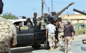 ليبيا: معركة طرهونة تحدد مصير الصراع المسلح ... وانسحاب قوات حفتر وارد..