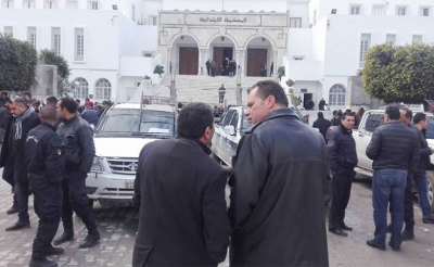 نقابة موظفي الإدارة العامة للأمن العمومي:  محاصرة المحكمة ودعوة للأمنيين بعدم المثول أمام القضاء !!