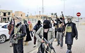 تراوحت بين القلق والتأييد والحياد:   «داعش» الارهابي يعمل على تجميع مقاتليه لمهاجمة الموانئ النفطية الليبية 