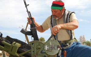 تحليل إخباري: حكومة الوفاق الليبيّة ومخاطر الانهيار.. البحث عن «الشرعية».. وصراع «أحقية حمل السلاح»