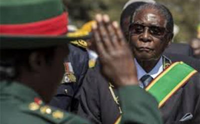 بعد 3 عقود كاملة في الحكم:  جيش الزيمبابوي ينقلب على رئيس البلاد روبرت موغابي