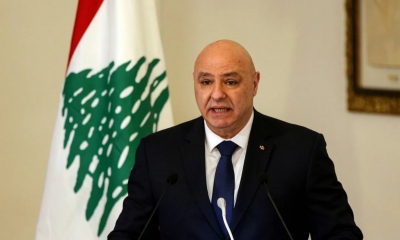 رئيس لبنان يرحب بمبادرة ماكرون وميلوني لتشكيل تحالف دولي بعد "اليونيفيل"