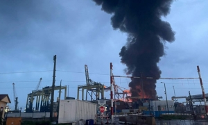 اندلاع حريق بميناء إسكندرون التركي