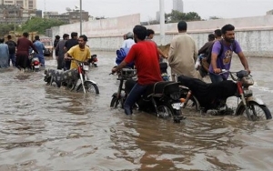 مقتل 27 شخصا على الأقل في باكستان بسبب الامطار الغزيرة والرياح