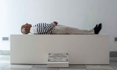تمثال لبيكاسو في معرض مدريد بدلا عن لوحاته