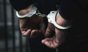 الاحتفاظ بمنتحل صفة مدير ديوان في رئاسة الحكومة