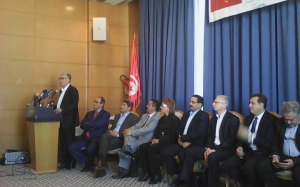 في مبادرة الجبهة الشعبية لإنقاذ تونس: دعو ة لكل القوى الديمقراطية والتقدمية إلى مشاورات من أجل عمل تفصيلي