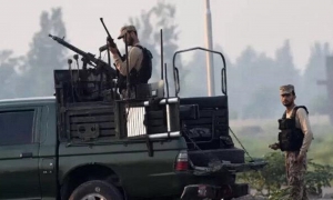 مقتل جندي و4 مسلحين في اشتباكات شمال غربي باكستان