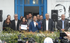 السلطة الرابعة تحتج على السلطة التنفيذية:  الصحافيون يدقون ناقوس الخطر «الصحافة التونسية في غضب»