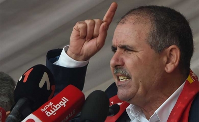 تحركات الأمين العام للاتحاد.. وتهدئة حذرة بين المتناحرين : تعبيد الطريق للخروج من الأزمة