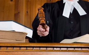 ملف الصراع بين القضاة والمحامين: هل يفتح هذا الملف قبل العودة القضائية؟
