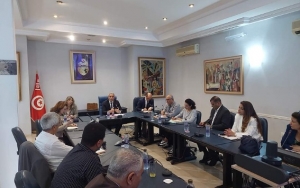 وزير السياحة يدعو المهنيين إلى برمجة عروض خاصة بالحريف التونسي بأسعار مناسبة وتحسين الخدمات المُقدمة له