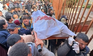 إصابة 3 فلسطينيين بهجمات مسيرات إسرائيلية وسط وجنوبي غزة