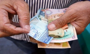 الأردن يرفع الحد الأدنى للأجور 4.2 بالمائة بما يعادل نسبة التضخم