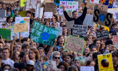 الآلاف يتظاهرون من أجل المناخ في ألمانيا